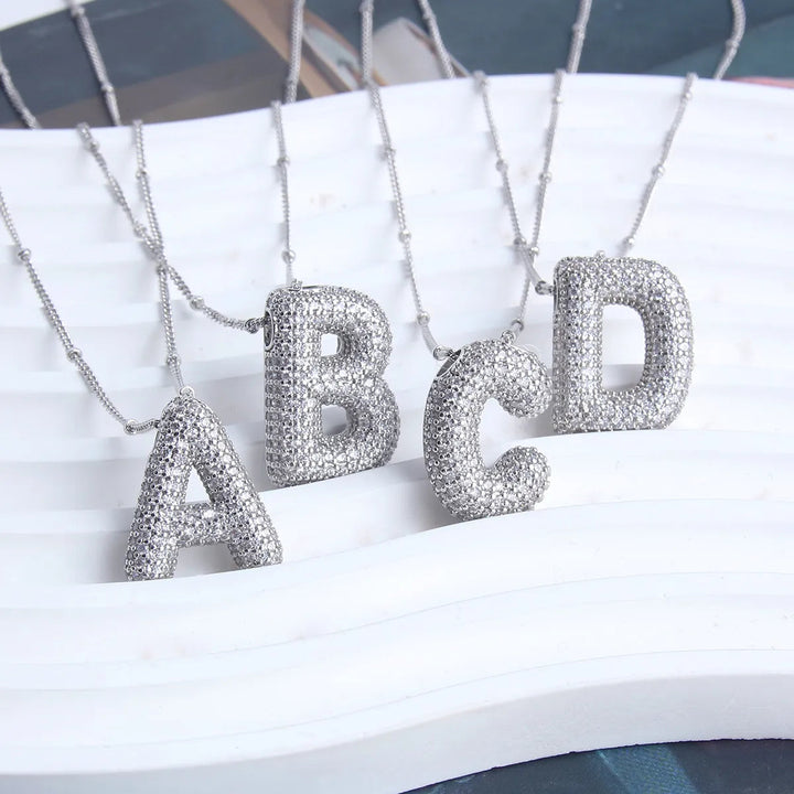 Bubble letter initial necklace set | Wit Goud