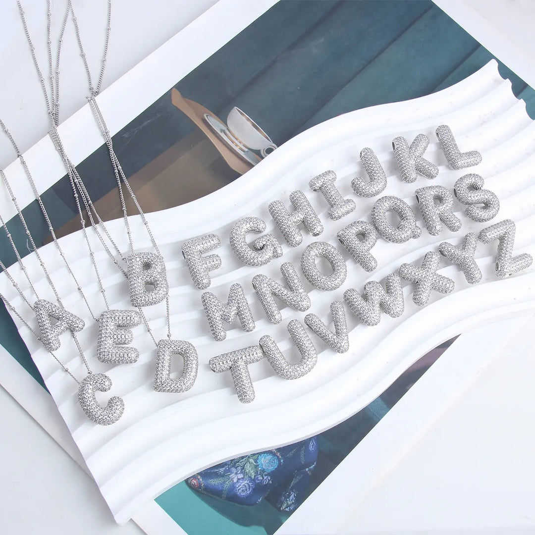 Bubble letter initial necklace set | Wit Goud